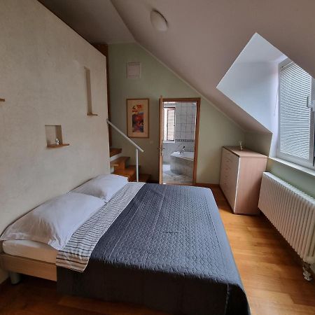 Appartamento L'Oro Di Napoli Zagabria Esterno foto